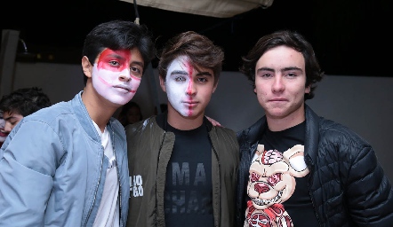  José Miguel, Santi y Mateo.