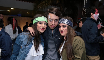  Paty, Padilla y Chris.