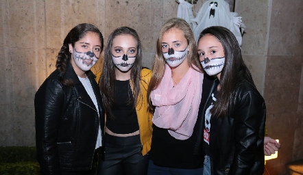  Ximena, Nuria, María Emilia y Gaby.