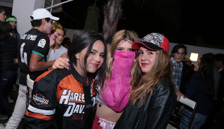  Grecia, Paola y Andrea.