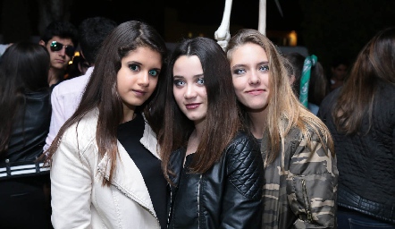 Valeria, María Inés y Emilia.