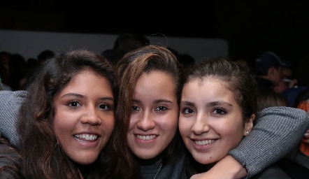  Ana, Paola y Fer.