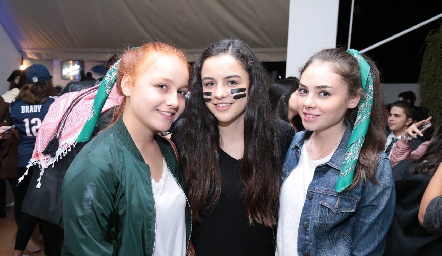  Nuria, Montse y Carmina.