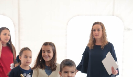  Presentación de ofrendas.