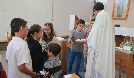  Presentación de ofrendas.