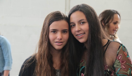  Paola y María José.