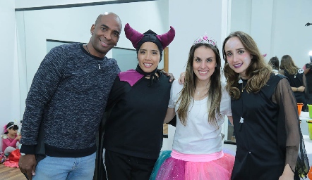  Edel Corbonell, Marijó Varela, Fer Noriega y Ángeles Mahbub.