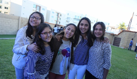  Camila, Vero, Hanna, Marijó y Lore.