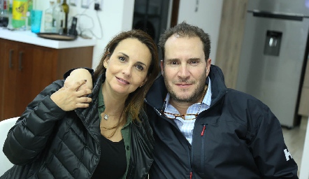  Cristina Villalobos y Güicho Nava.