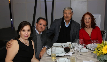 Bety Pruneda, José Rivera, José Luis Leiva y María Rosa de Leiva  .