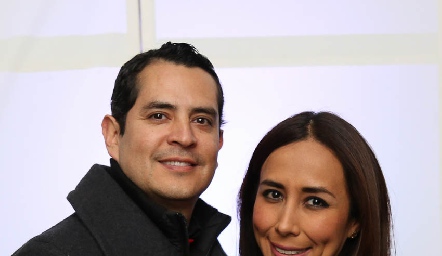  Armando Álvarez y Brisia Solís.