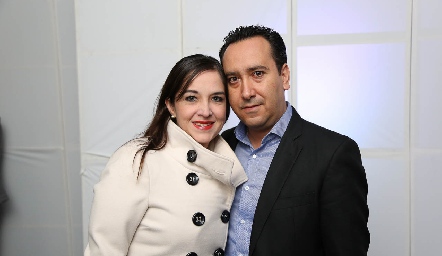  Karina Morales y Enrique González .