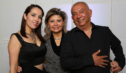 Samantha Arévalo, Yolanda Sánchez y Gerardo Sánchez .