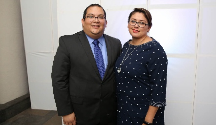 Luis Mendoza y Carolina Limón.