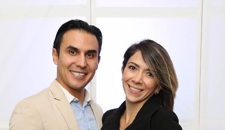  Christian Navarro y Verónica Ruiz .