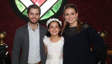 Alejandro, Marijó y Ana Paula Villalobos.