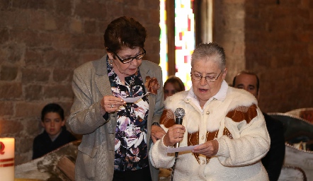  María del Rosario López y Cristy Graf.