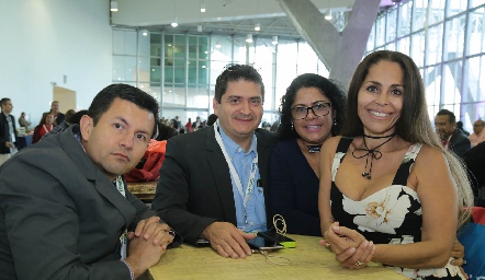  Gamaliel Barrón, Leonardo Fragoso, Ana Fernández y Maura Dueñas.