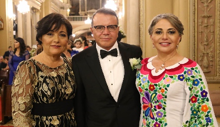  Lourdes Soler, Arturo Guadarrama y Angélica Soler .