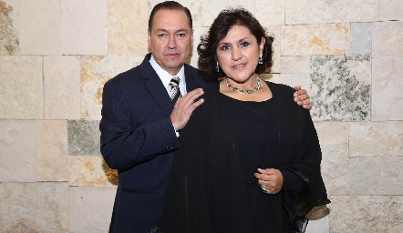  Juan Carlos Valle y Ruth de Valle.