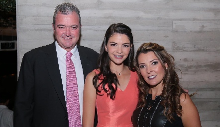  Juan Hernández, Verónica Hernández y Verónica Subirana.