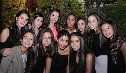  Verónica Hernández y sus amigas.