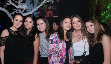  Nuria, Ana Paula, Martita, Marijó, Carlota y Mariana.