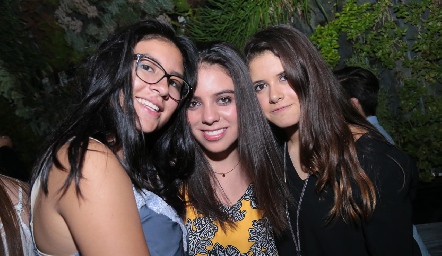  Xime, Selene y Vale.