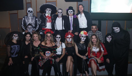  Los Olmos con sus amigos.