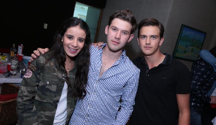  Daniela Navarro, Óscar Mendizábal y José Miguel Meade.