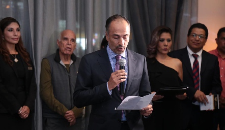 Marcelo de los Santos compartiendo la historia de este nuevo proyecto.