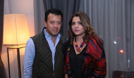 Víctor Barrales y Sara Berrones.