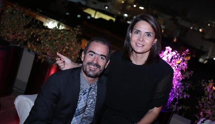  Manuel González y Fernanda Félix.