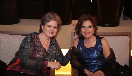  María Aurelia Urquiza y Guille Anaya de De los Santos.