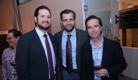 Héctor Vázquez, Carlos de los Santos y Roberto Mercado.