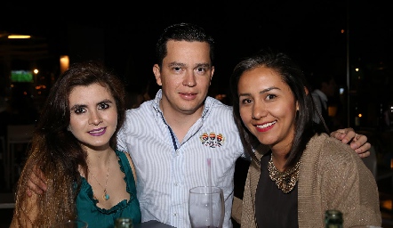 Mili Zapata, Luis Daniel y Sandra Sánchez .