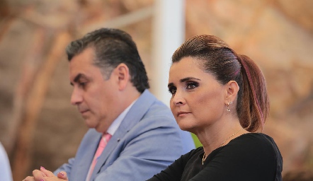  Elsa Félix.