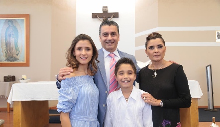  María Paula Tacea, Samuel Tacea, Elsa Félix y Alejandro Tacea.