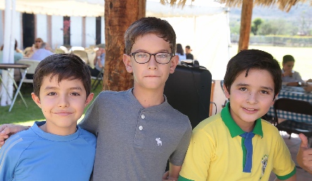  Francisco, José y Carlos.