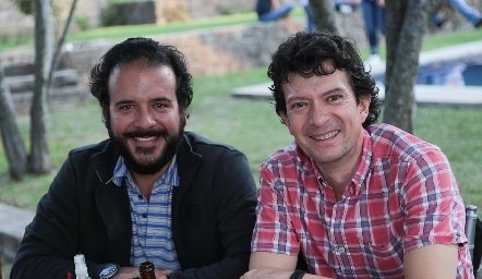  Salvador  Orozco y Héctor Salas.