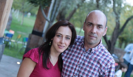  Sandra Aldrete y Marcelo Basurto.