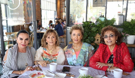  Yoya Galarza, Esther Darvel, Kena Díaz de León y Malena Fernández.