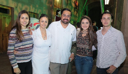  Carla Cantú, Araceli Flores, Jaime Cantú, Paulina Cantú y Victoriano Martínez.