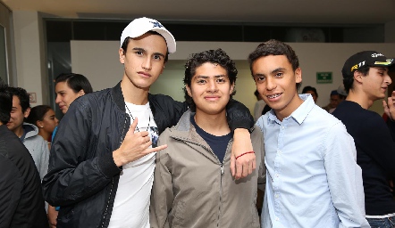  Andrés Ortiz, Carlos y Juan Pablo .