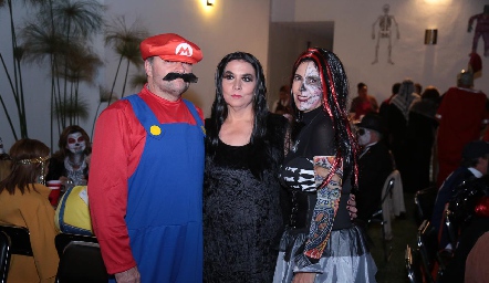  Guillermo González, Martha Rodríguez y Mariela Almazán.