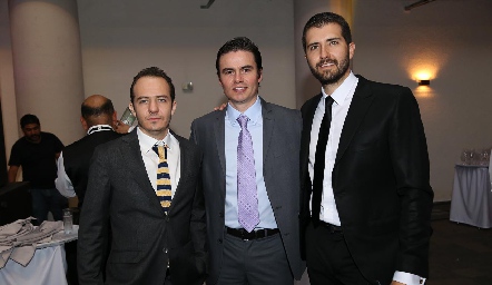  Carlos Velázquez, Juan Carlos Flores y Jaime Hernández .