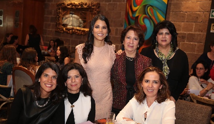  Lucía González, Leticia Espinosa, Alma Flores, Adriana Torres, Adriana Díaz de León y Olga de la Torre.