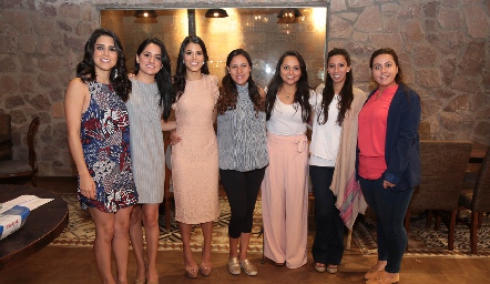  Daniela González, Katia Gómez, Lucía González, Saide Chevaile, Mariana Castillo, Ana Cristina Miranda y María Elena Torres.