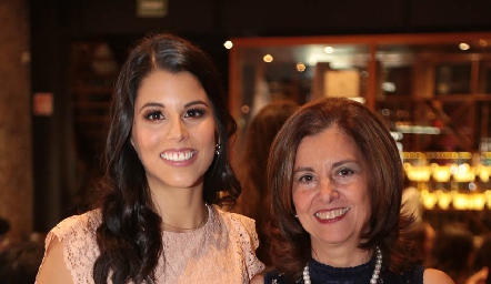  Lucía González y su mamá Lucía Gómez de González.