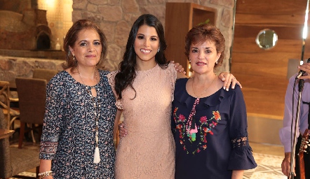  Conchita Maza, Lucía González y Lorena Maza.